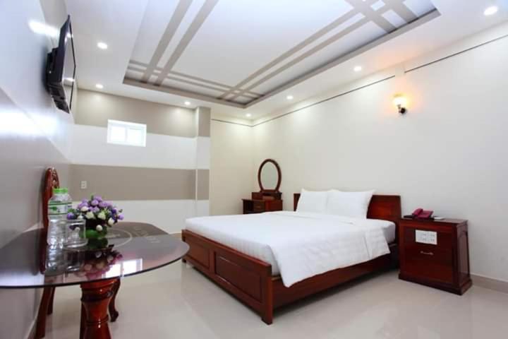 Khách Sạn Long Tỵ Cà Mau Exterior foto